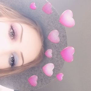 Meet your Posher, Camille